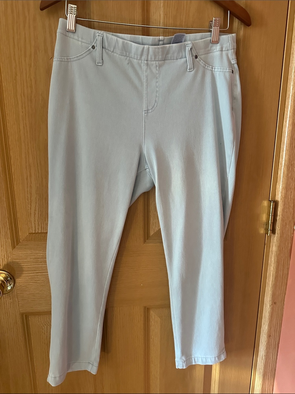 Time and Tru Light Blue Straight Leg Pull-On Jeans